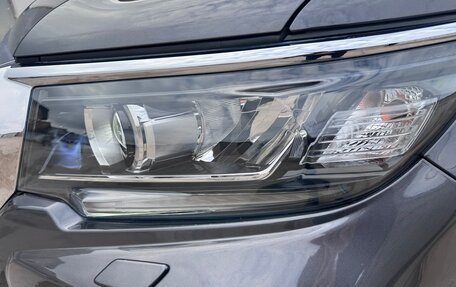 Toyota Land Cruiser Prado 150 рестайлинг, 2021 год, 4 980 000 рублей, 14 фотография