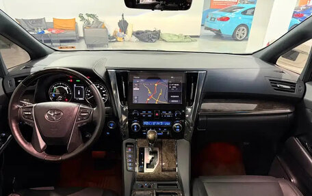 Toyota Alphard III, 2023 год, 13 300 000 рублей, 8 фотография