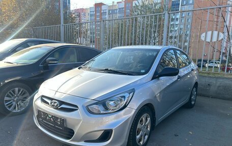 Hyundai Solaris II рестайлинг, 2013 год, 659 000 рублей, 2 фотография