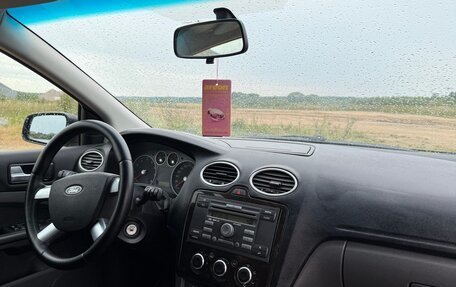 Ford Focus II рестайлинг, 2006 год, 400 000 рублей, 24 фотография