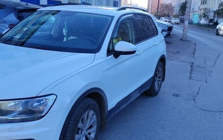 Volkswagen Tiguan II, 2018 год, 2 150 000 рублей, 3 фотография