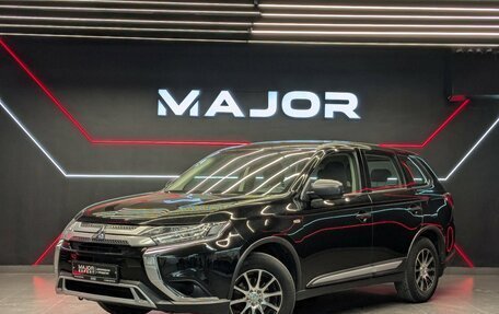 Mitsubishi Outlander III рестайлинг 3, 2020 год, 1 950 000 рублей, 1 фотография