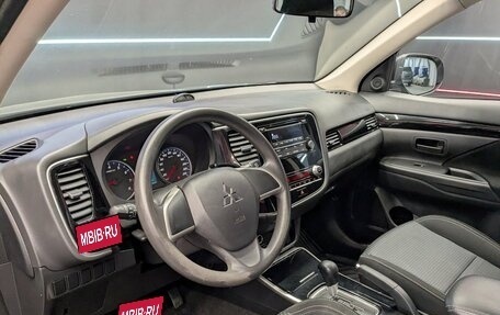Mitsubishi Outlander III рестайлинг 3, 2020 год, 1 950 000 рублей, 7 фотография