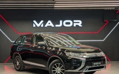 Mitsubishi Outlander III рестайлинг 3, 2020 год, 1 950 000 рублей, 26 фотография