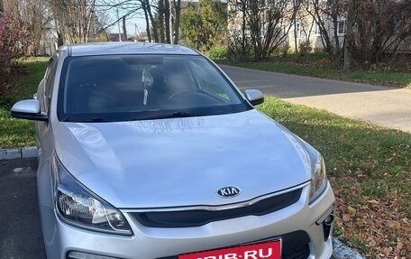KIA Rio IV, 2017 год, 1 250 000 рублей, 2 фотография