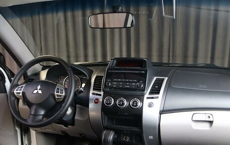 Mitsubishi Pajero Sport II рестайлинг, 2015 год, 1 699 000 рублей, 5 фотография