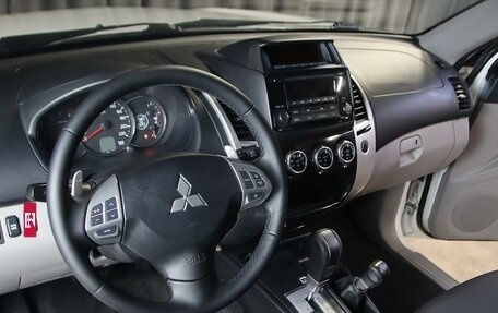 Mitsubishi Pajero Sport II рестайлинг, 2015 год, 1 699 000 рублей, 8 фотография