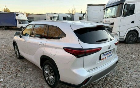 Toyota Highlander, 2023 год, 5 400 000 рублей, 4 фотография