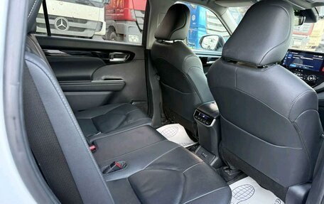 Toyota Highlander, 2023 год, 5 400 000 рублей, 15 фотография