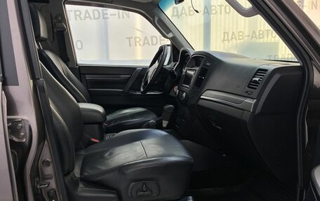 Mitsubishi Pajero IV рестайлинг 2, 2011 год, 1 899 000 рублей, 10 фотография