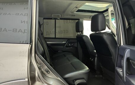Mitsubishi Pajero IV рестайлинг 2, 2011 год, 1 899 000 рублей, 21 фотография