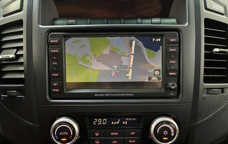 Mitsubishi Pajero IV рестайлинг 2, 2011 год, 1 899 000 рублей, 17 фотография