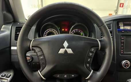 Mitsubishi Pajero IV рестайлинг 2, 2011 год, 1 899 000 рублей, 19 фотография