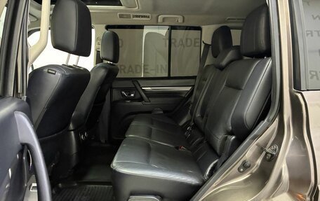 Mitsubishi Pajero IV рестайлинг 2, 2011 год, 1 899 000 рублей, 20 фотография