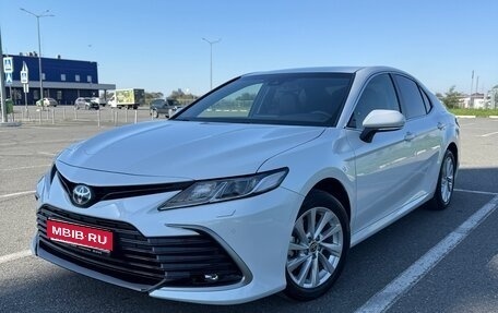 Toyota Camry, 2022 год, 2 990 000 рублей, 1 фотография