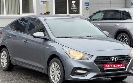 Hyundai Solaris II рестайлинг, 2017 год, 999 999 рублей, 1 фотография