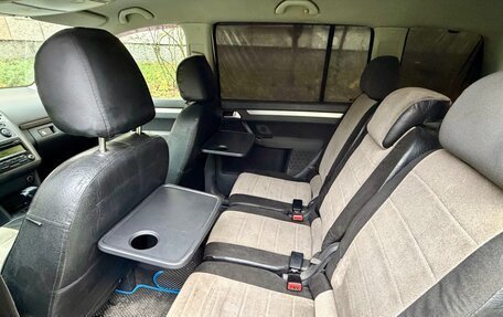 Volkswagen Touran III, 2008 год, 530 000 рублей, 11 фотография