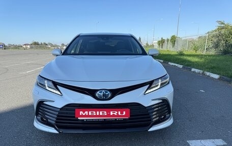 Toyota Camry, 2022 год, 2 990 000 рублей, 2 фотография