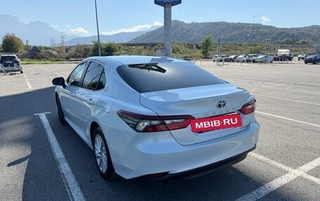 Toyota Camry, 2022 год, 2 990 000 рублей, 6 фотография
