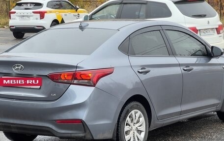 Hyundai Solaris II рестайлинг, 2017 год, 999 999 рублей, 6 фотография