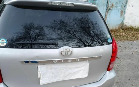 Toyota Wish II, 2005 год, 650 000 рублей, 1 фотография