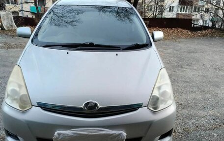 Toyota Wish II, 2005 год, 650 000 рублей, 4 фотография