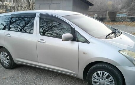 Toyota Wish II, 2005 год, 650 000 рублей, 3 фотография