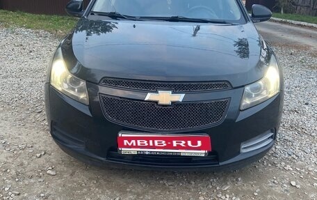 Chevrolet Cruze II, 2012 год, 500 000 рублей, 3 фотография