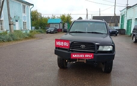 Toyota Land Cruiser 100 рестайлинг 2, 2001 год, 2 100 000 рублей, 2 фотография