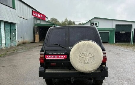 Toyota Land Cruiser 100 рестайлинг 2, 2001 год, 2 100 000 рублей, 9 фотография