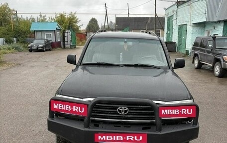 Toyota Land Cruiser 100 рестайлинг 2, 2001 год, 2 100 000 рублей, 13 фотография