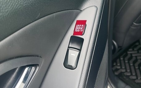 Hyundai ix35 I рестайлинг, 2011 год, 1 150 000 рублей, 28 фотография