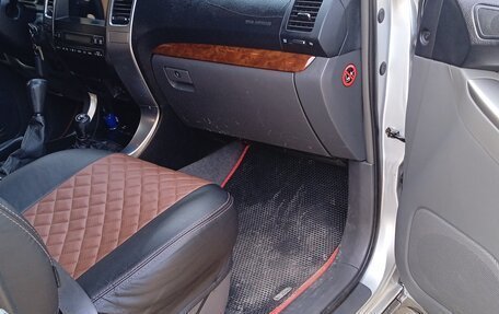 Toyota Land Cruiser Prado 120, 2002 год, 1 529 000 рублей, 10 фотография