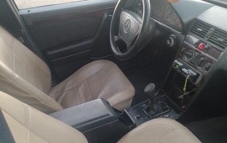 Mercedes-Benz C-Класс, 1996 год, 230 000 рублей, 4 фотография