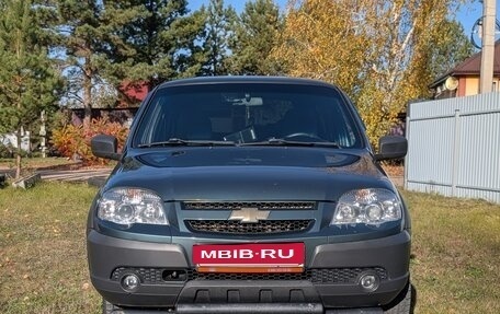 Chevrolet Niva I рестайлинг, 2012 год, 550 000 рублей, 2 фотография