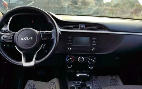 KIA Rio IV, 2021 год, 1 586 000 рублей, 5 фотография