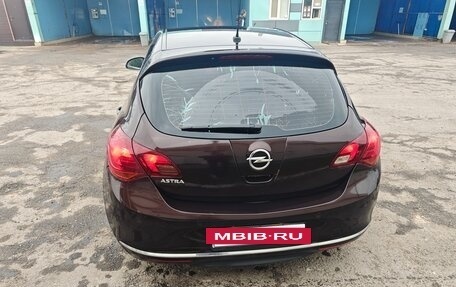 Opel Astra J, 2013 год, 425 000 рублей, 2 фотография