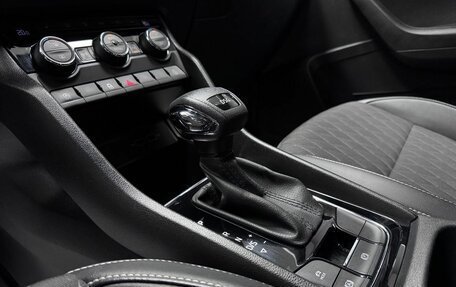 Skoda Karoq I, 2020 год, 2 390 000 рублей, 32 фотография