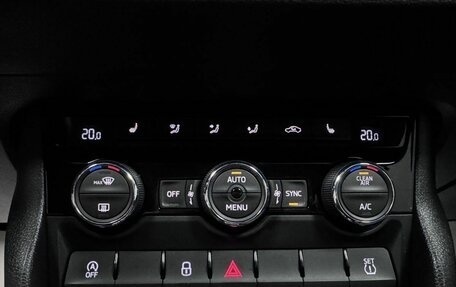 Skoda Karoq I, 2020 год, 2 390 000 рублей, 36 фотография