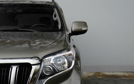 Toyota Land Cruiser Prado 150 рестайлинг, 2015 год, 3 190 000 рублей, 6 фотография