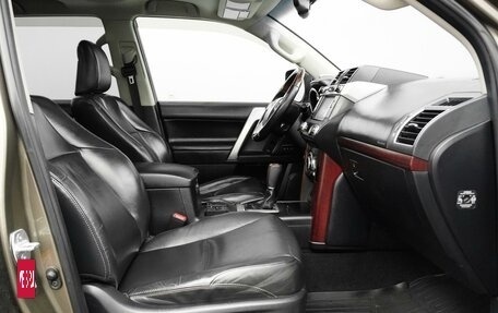 Toyota Land Cruiser Prado 150 рестайлинг, 2015 год, 3 190 000 рублей, 15 фотография
