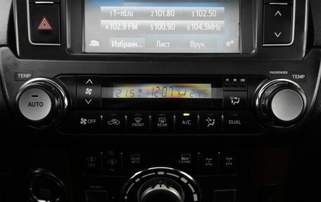 Toyota Land Cruiser Prado 150 рестайлинг, 2015 год, 3 190 000 рублей, 35 фотография