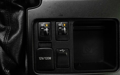 Toyota Land Cruiser Prado 150 рестайлинг, 2015 год, 3 190 000 рублей, 31 фотография