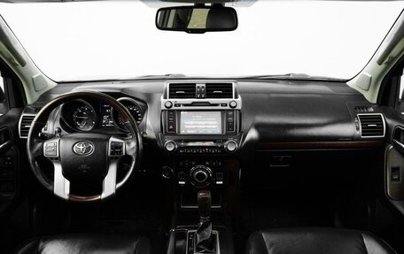 Toyota Land Cruiser Prado 150 рестайлинг, 2015 год, 3 190 000 рублей, 34 фотография