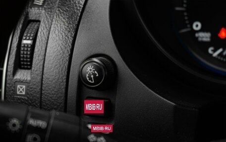 Toyota Land Cruiser Prado 150 рестайлинг, 2015 год, 3 190 000 рублей, 28 фотография