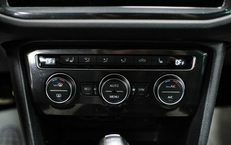 Volkswagen Tiguan II, 2018 год, 2 688 000 рублей, 15 фотография