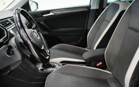 Volkswagen Tiguan II, 2018 год, 2 688 000 рублей, 18 фотография