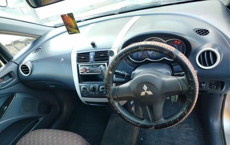 Mitsubishi Colt VI рестайлинг, 2003 год, 279 000 рублей, 15 фотография