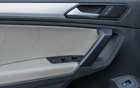 Volkswagen Tiguan II, 2019 год, 2 491 600 рублей, 9 фотография