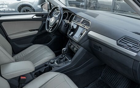 Volkswagen Tiguan II, 2019 год, 2 491 600 рублей, 6 фотография